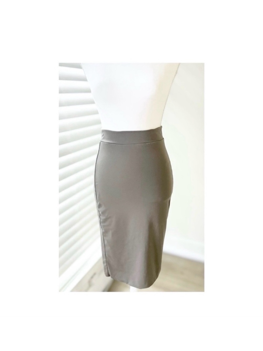 Babaton High-Waist Pencil Skirt
